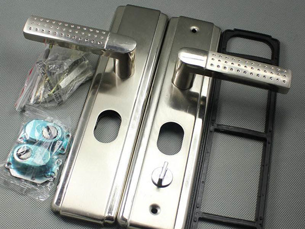 防城港換鎖電話(開門鎖安裝指紋鎖)