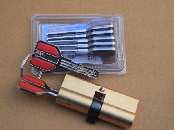 承德開鎖電話(開保險柜汽車鎖)